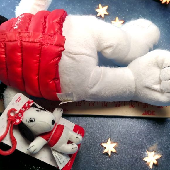 Exclusive MACY'S Signature Holiday Christmas SNOOPY Plush Toy Puppy Dog 2015 NWT - Picture 4 of 5